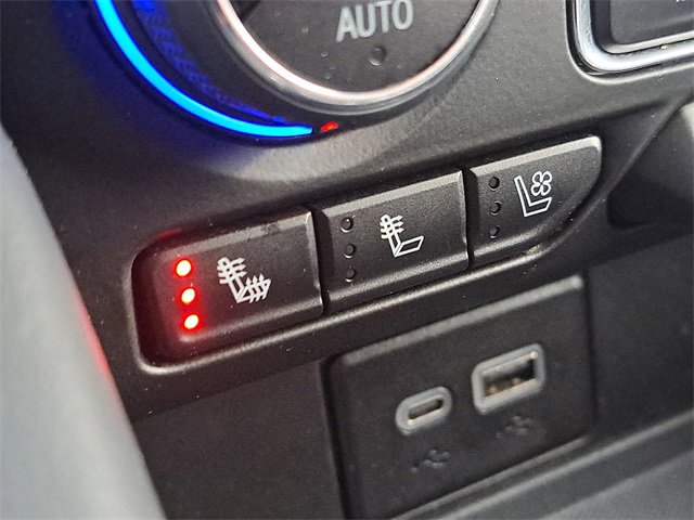 Used 2024 Chevrolet Suburban Premier image 15