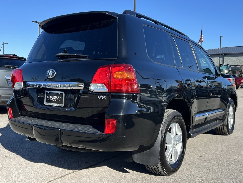Used 2013 Toyota Land Cruiser image 8