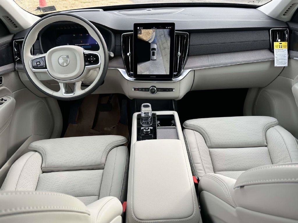 New 2026 Volvo XC90 B6 Ultra w/ Protection Package Premier AWD/4WD image 2
