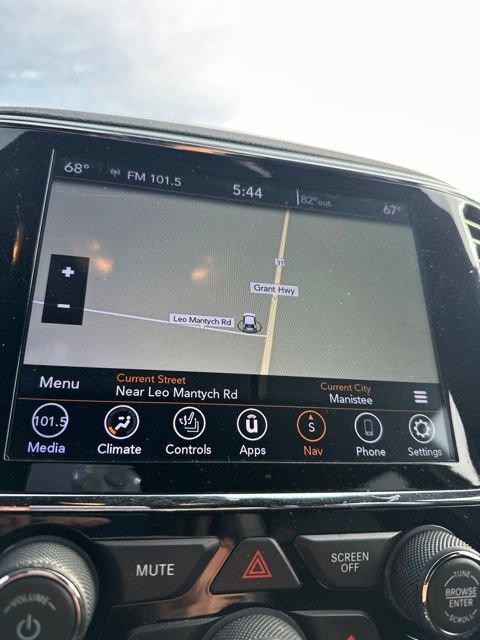 Used 2019 Jeep Grand Cherokee Altitude AWD/4WD image 21