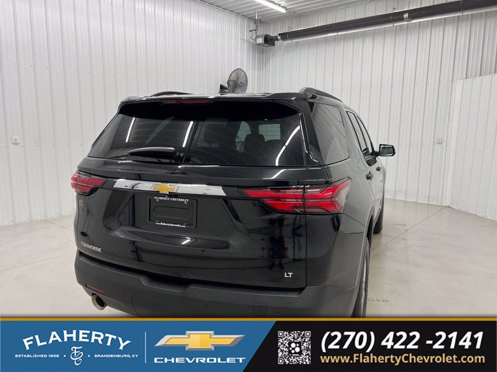 Used 2022 Chevrolet Traverse LT FWD image 3
