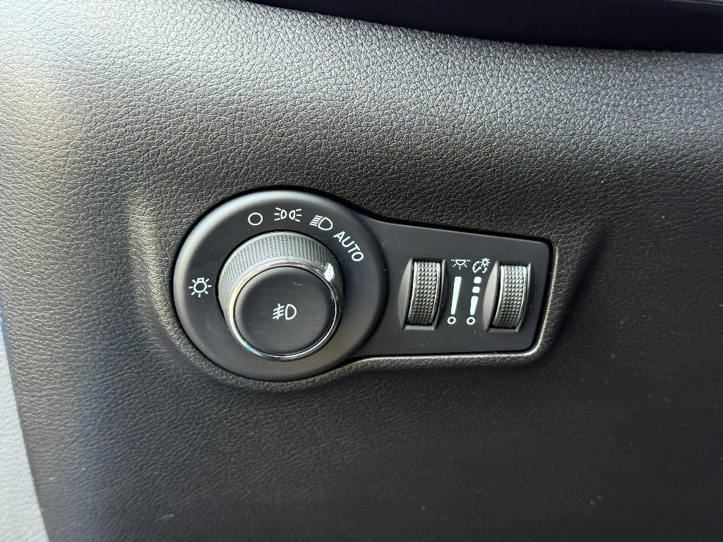 Used 2022 Jeep Compass Latitude w/ Convenience Group image 19