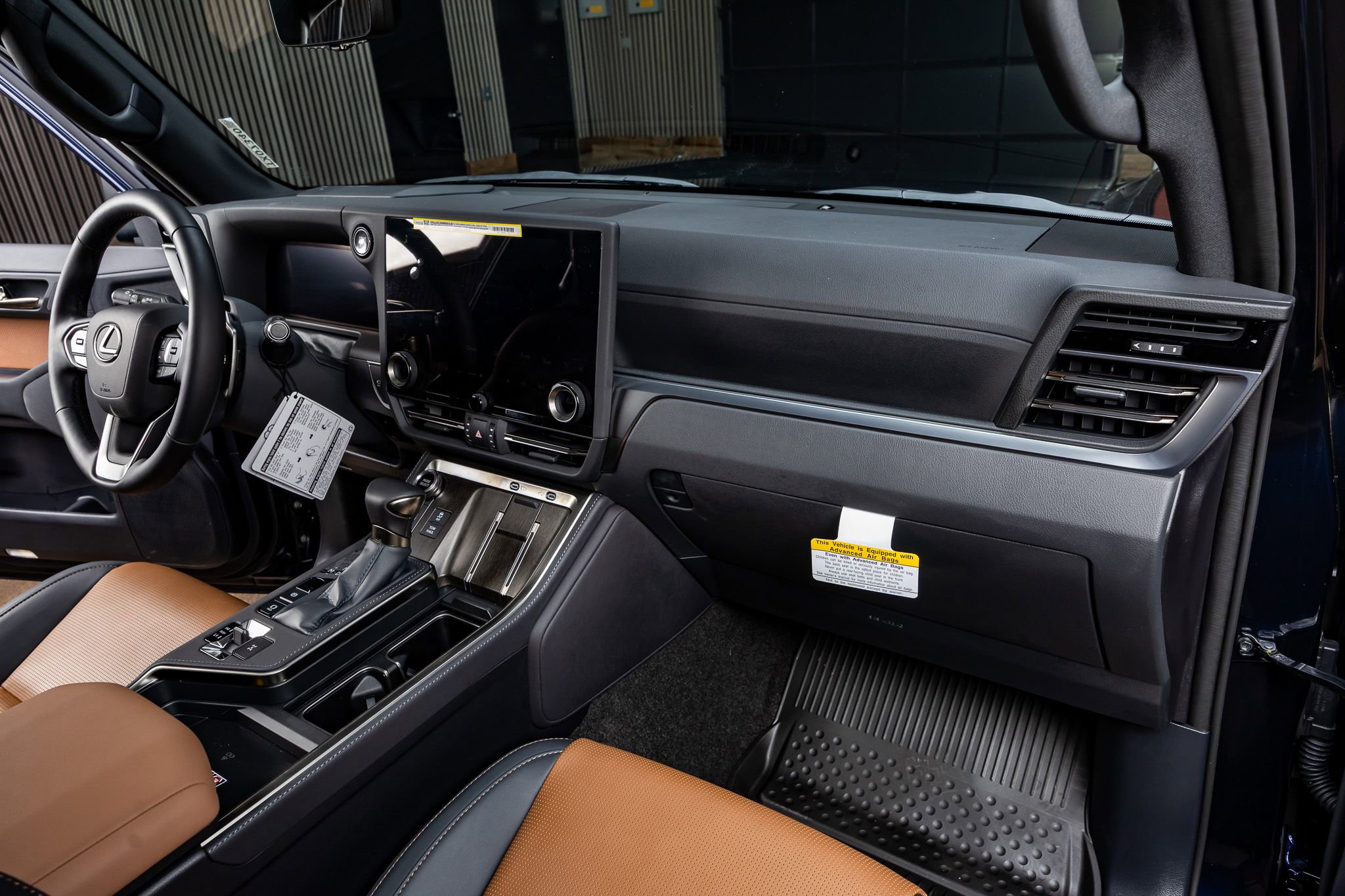 Used 2025 Lexus GX 550 w/ Accessory Package (2T) image 17