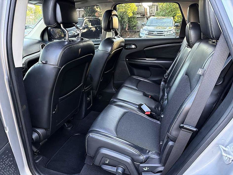 Used 2020 Dodge Journey Crossroad FWD image 16