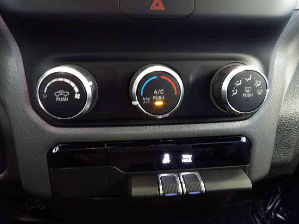Used 2022 RAM 1500 Big Horn AWD/4WD image 36