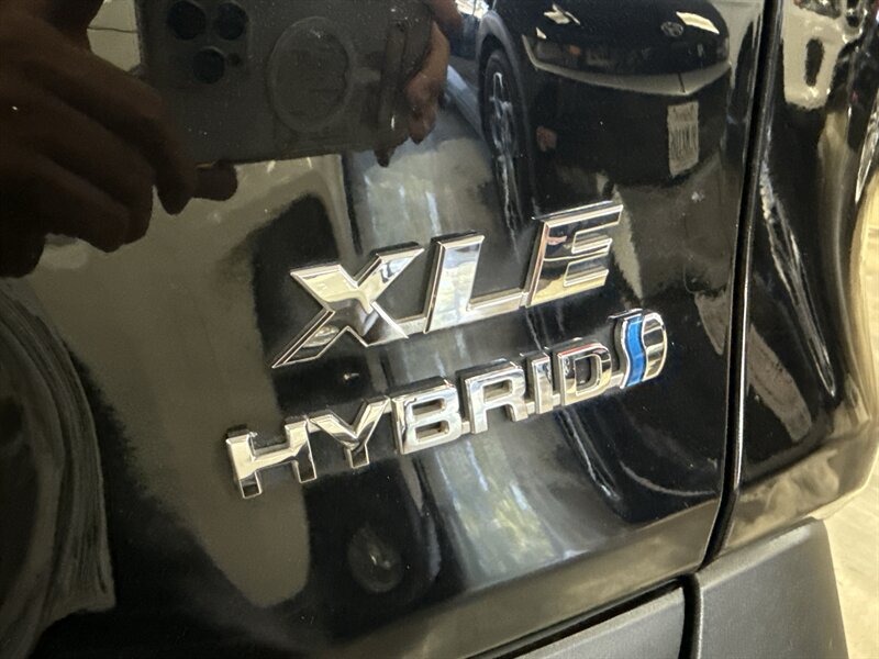 Used 2020 Toyota RAV4 XLE AWD/4WD image 33