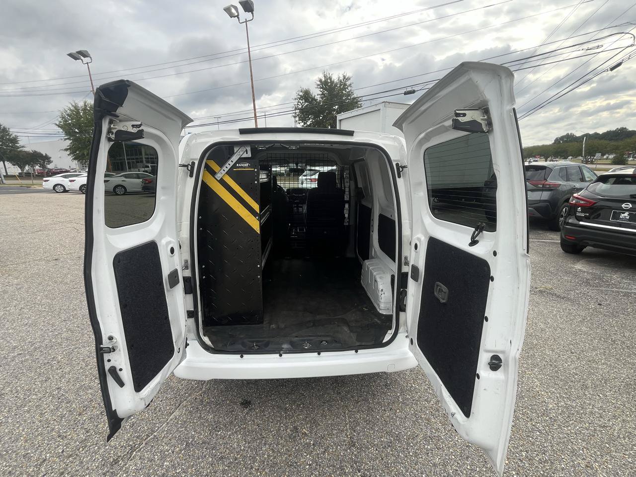 Used 2019 Nissan NV200 SV w/ Back Door Glass Package FWD image 4