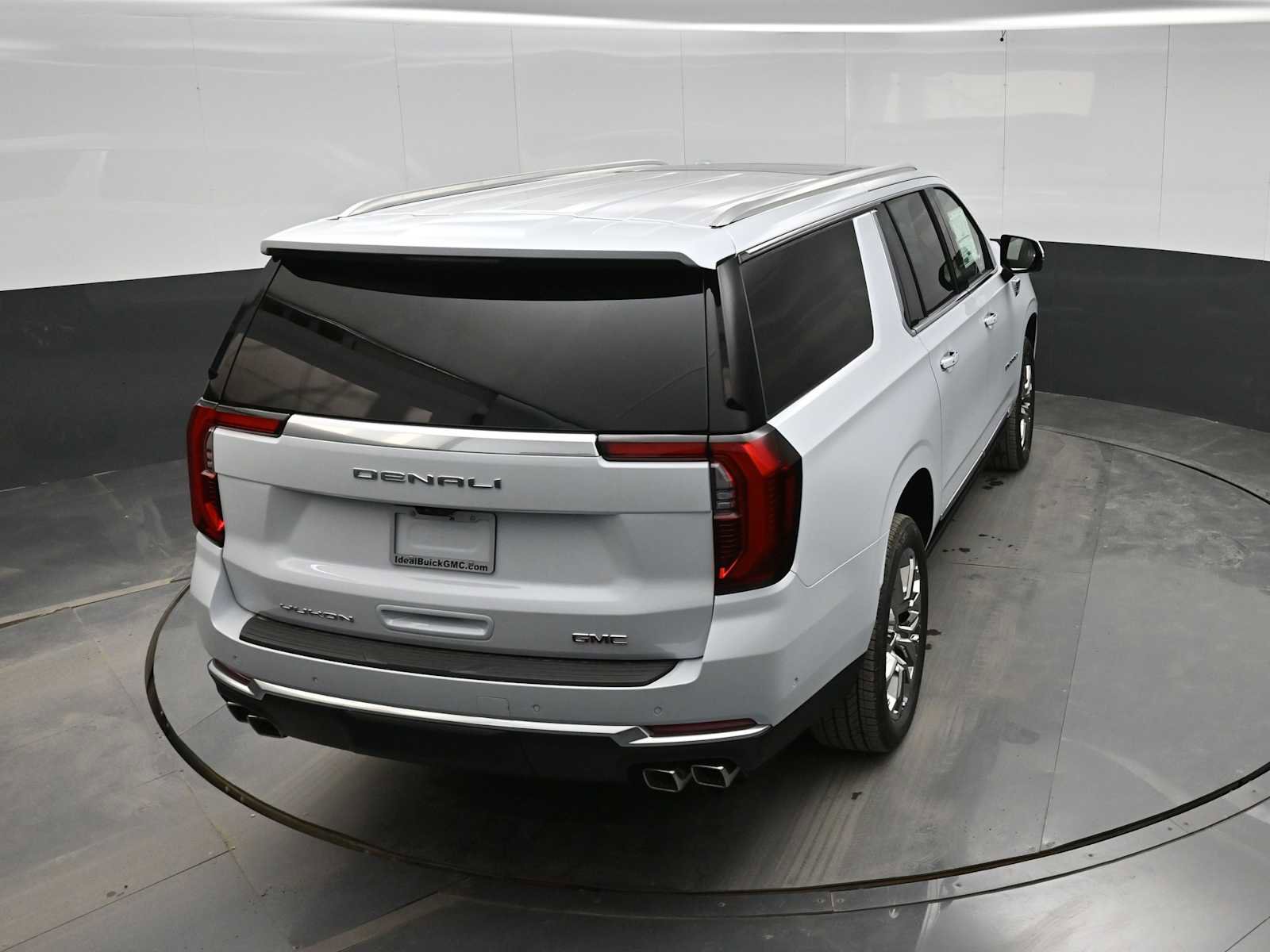 New 2026 GMC Yukon XL Denali w/ Denali Reserve Package image 26