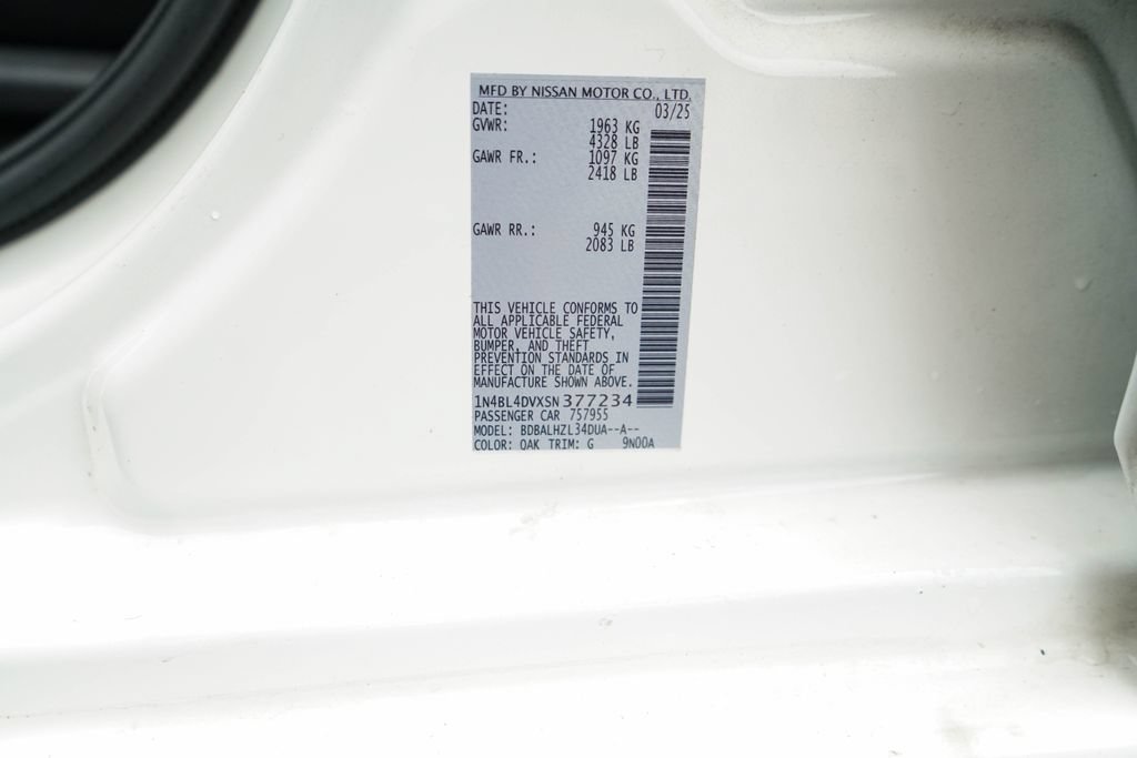 Used 2025 Nissan Altima 2.5 SV FWD image 40