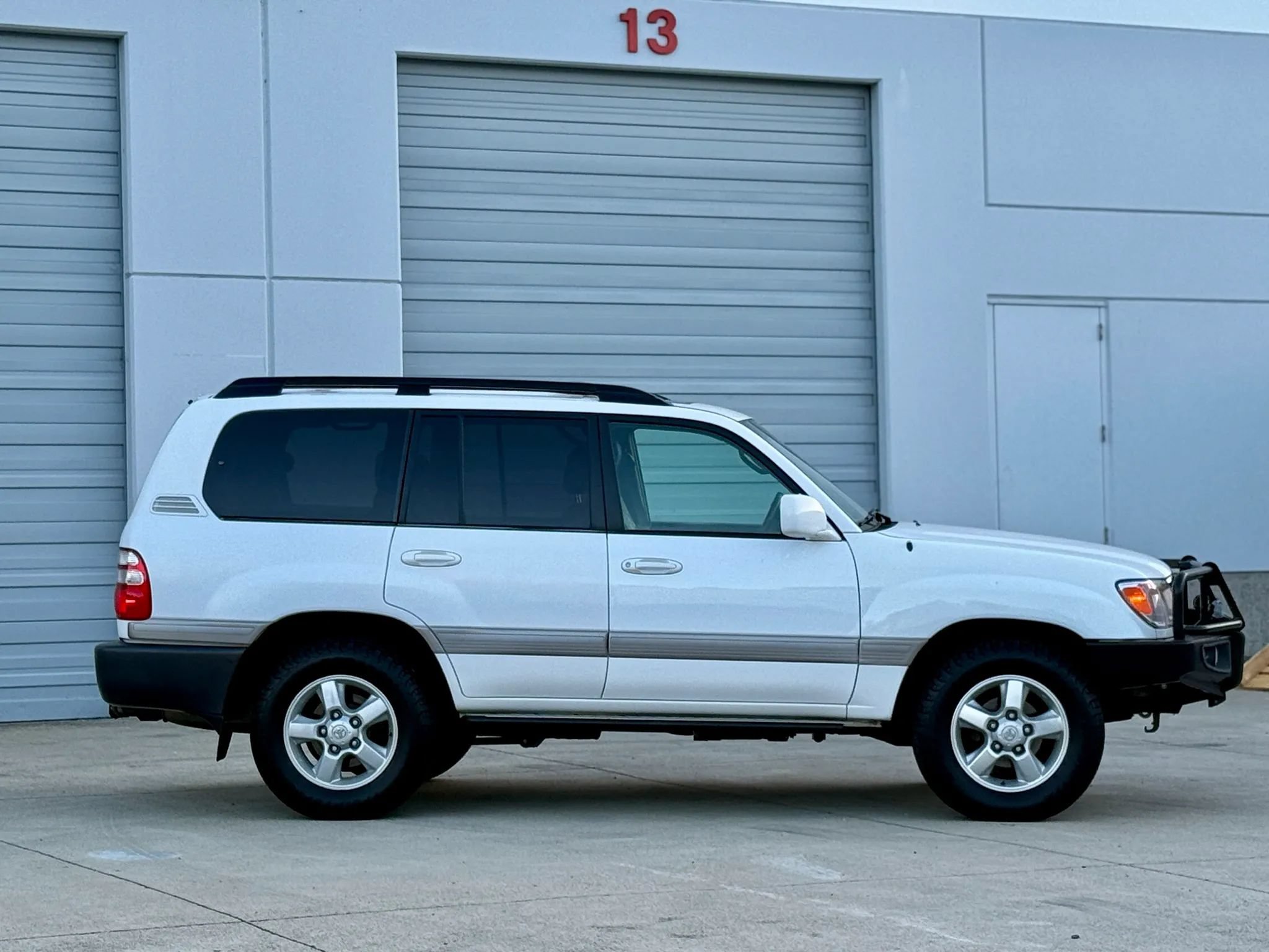 Used 2005 Toyota Land Cruiser w/ Convenience Pkg AWD/4WD image 18