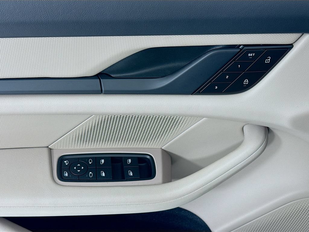 Certified 2023 Porsche Taycan RWD image 11