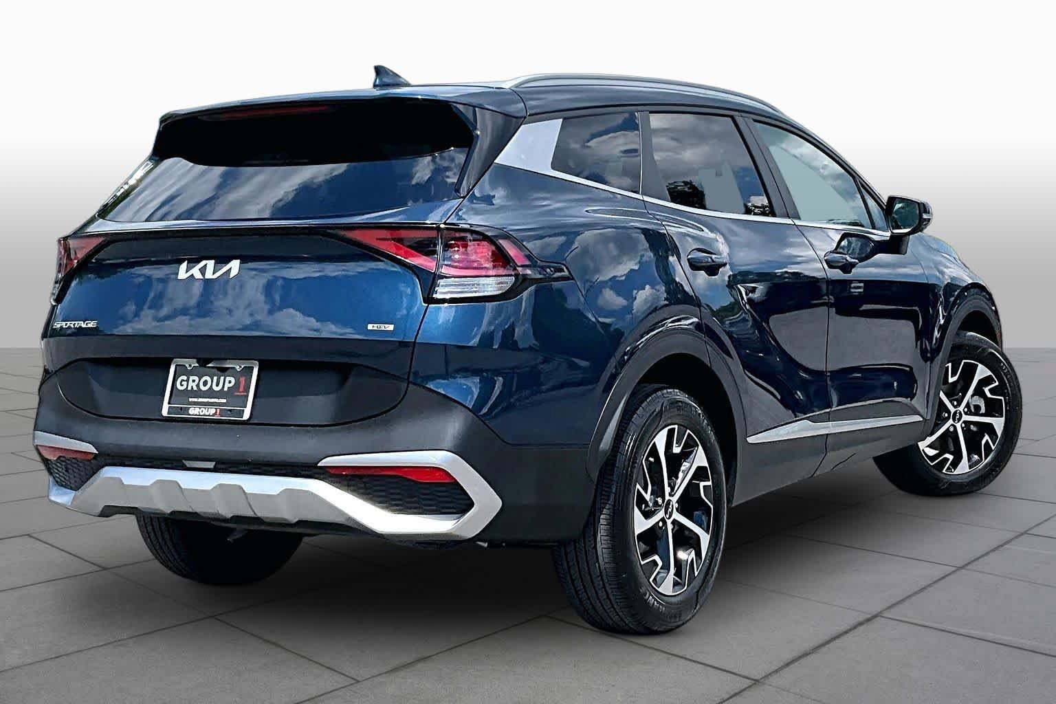 Used 2023 Kia Sportage EX AWD/4WD image 13