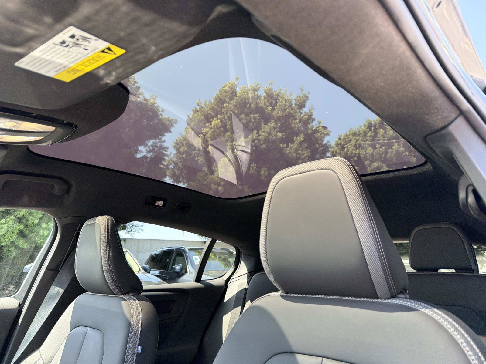 Certified 2023 Volvo C40 Recharge Core w/ Protection Package Premier AWD/4WD image 24