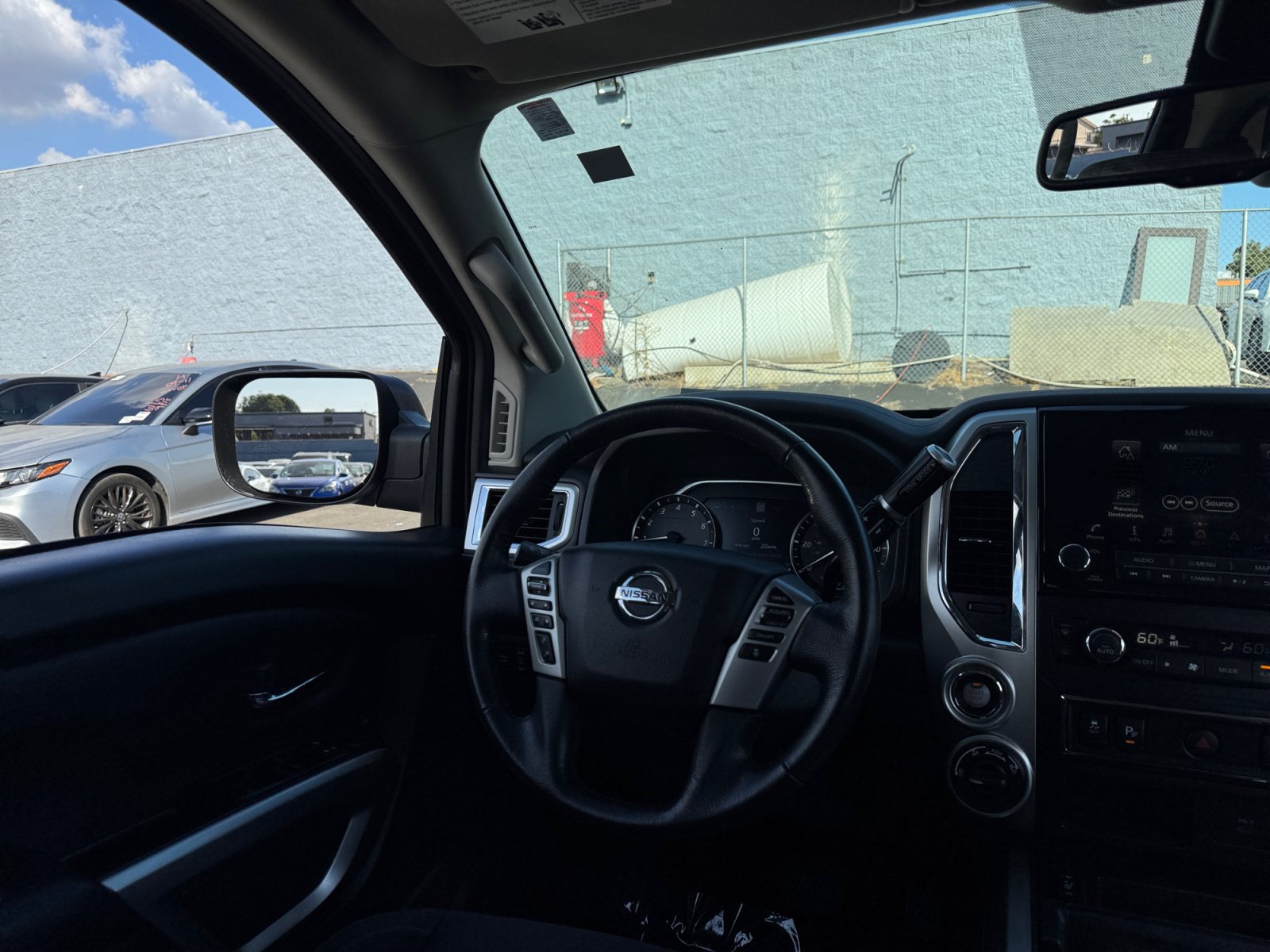 Used 2021 Nissan Titan SV w/ SV Convenience Package AWD/4WD image 23