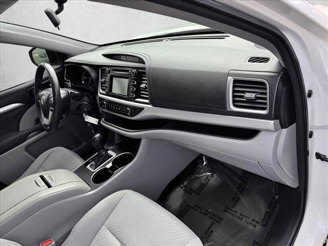 Used 2014 Toyota Highlander LE image 20
