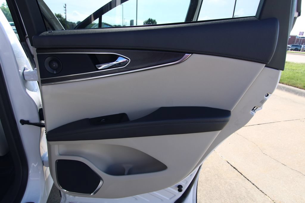 Used 2019 Lincoln Nautilus Reserve w/ Driver Assistance Package AWD/4WD image 41