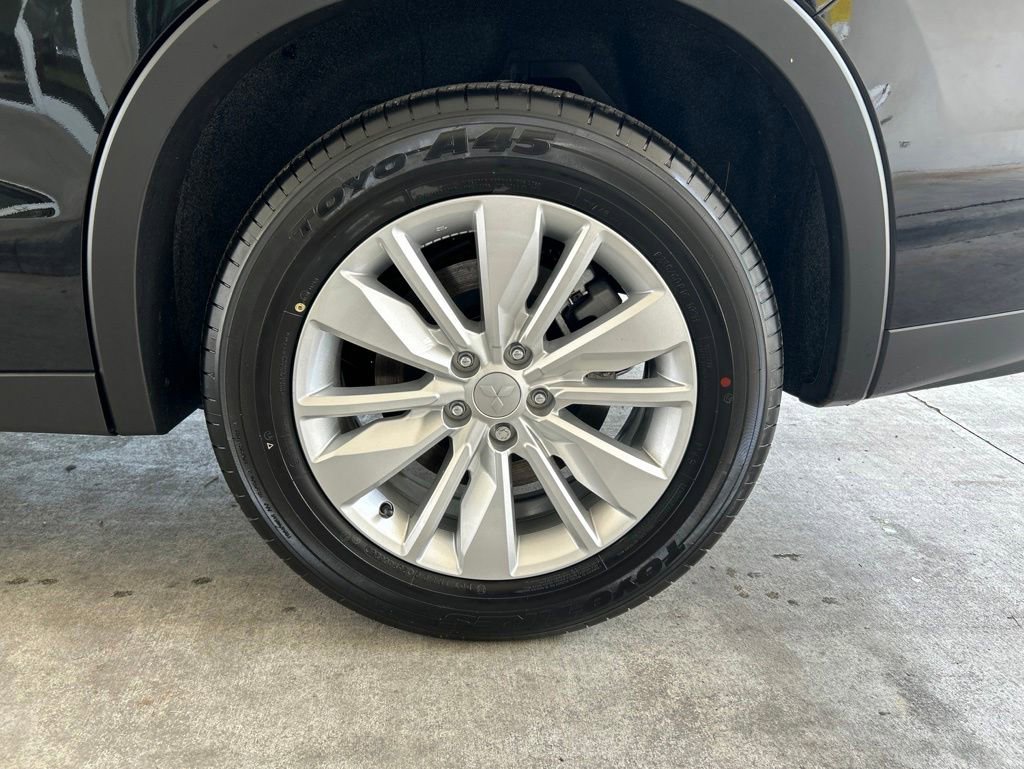 New 2026 Mitsubishi Outlander ES FWD image 13