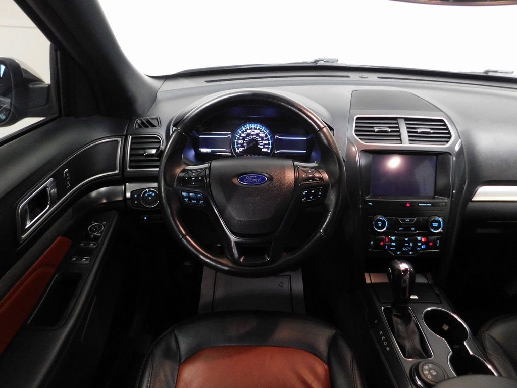 Used 2019 Ford Explorer XLT w/ XLT Desert Copper Package AWD/4WD image 39