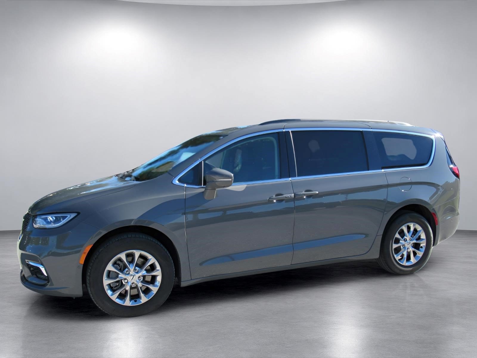 Used 2022 Chrysler Pacifica Touring-L AWD/4WD image 4