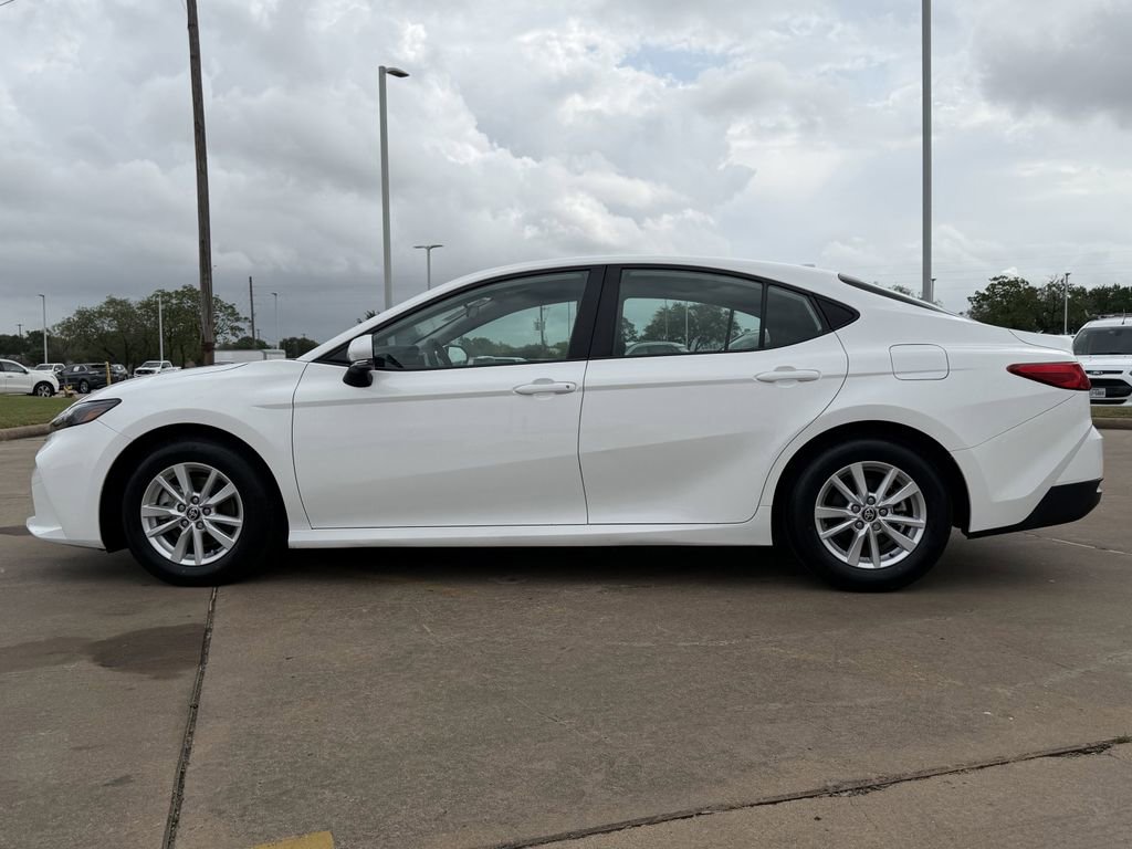 Used 2025 Toyota Camry LE FWD image 6