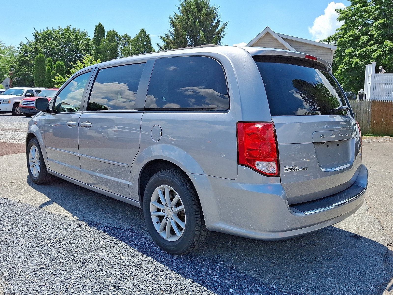 Used 2016 Dodge Grand Caravan SXT image 5