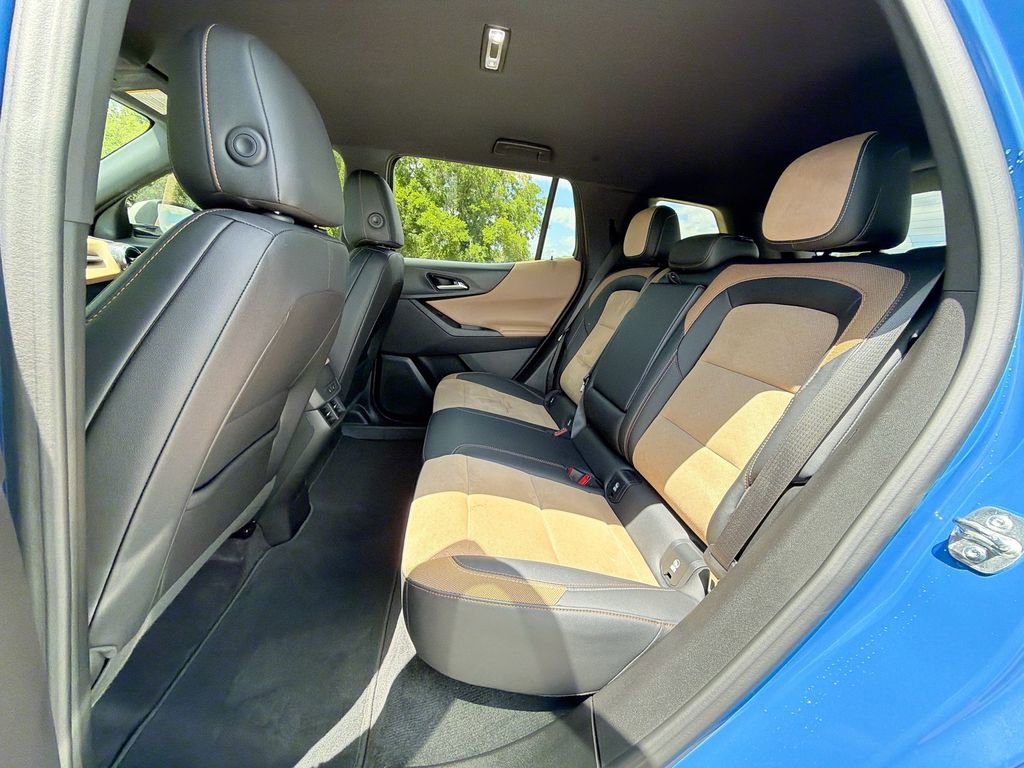 Used 2025 Chevrolet Equinox ACTIV w/ Safety and Technology Package FWD image 28