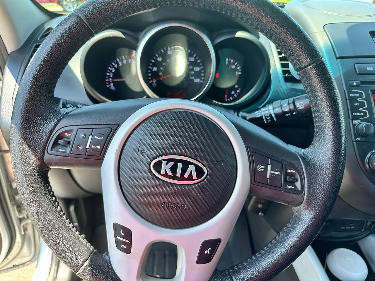 Used 2012 Kia Soul + FWD image 10