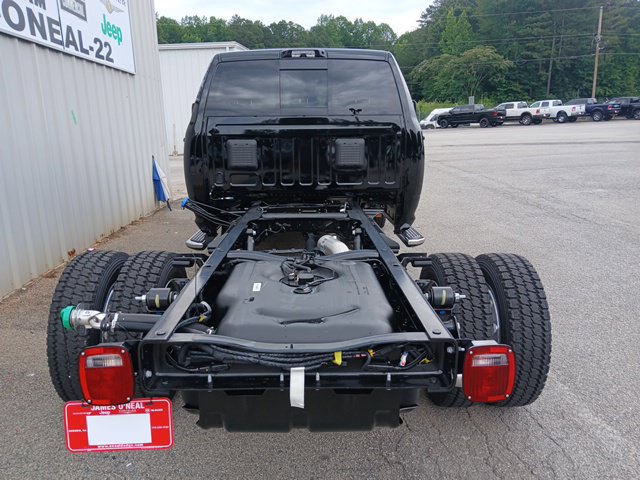 New 2026 RAM 5500 4x4 Crew Cab w/ Laramie Trim Package image 4