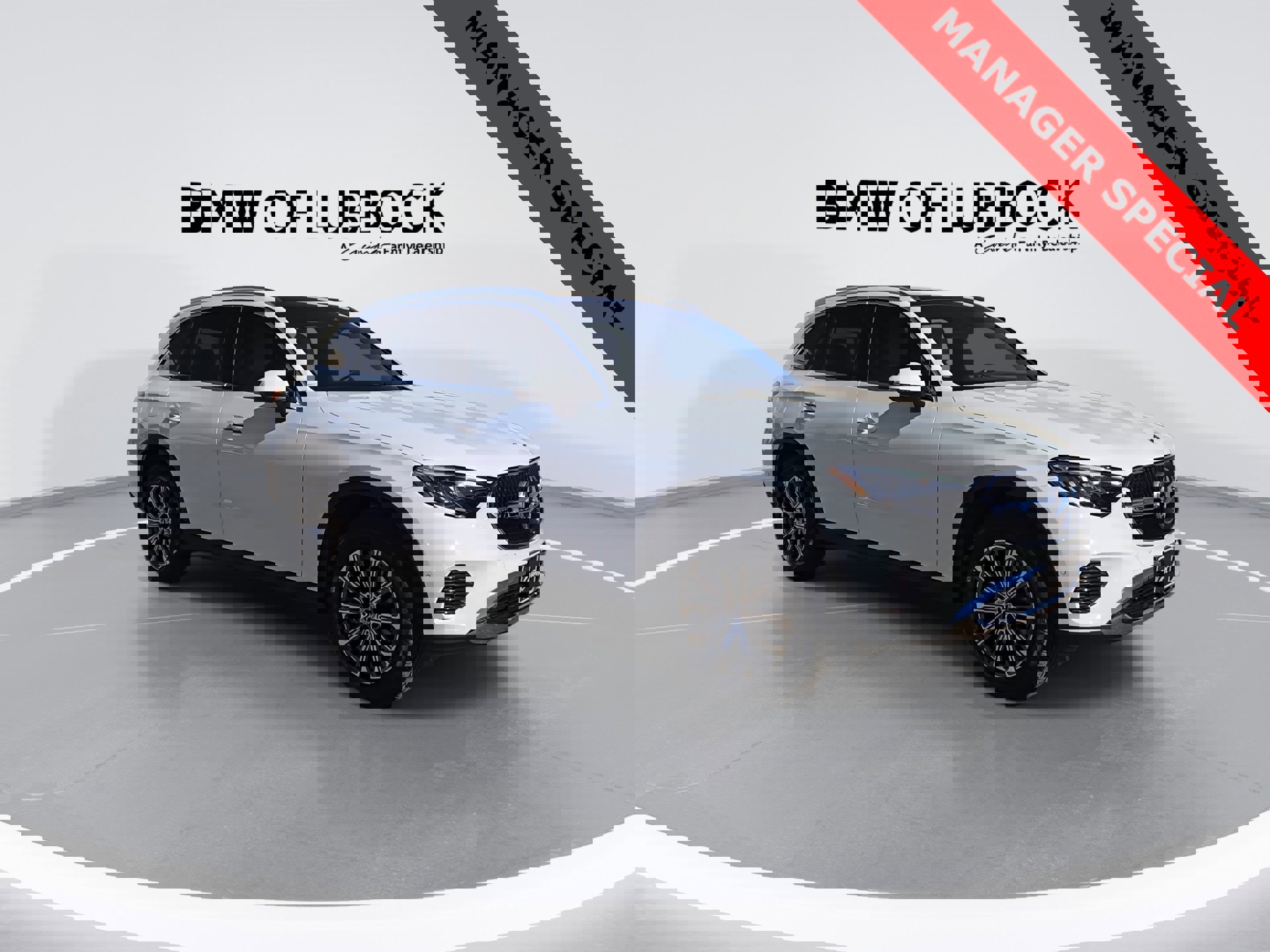 Used 2025 Mercedes-Benz GLC 300 4MATIC image 2