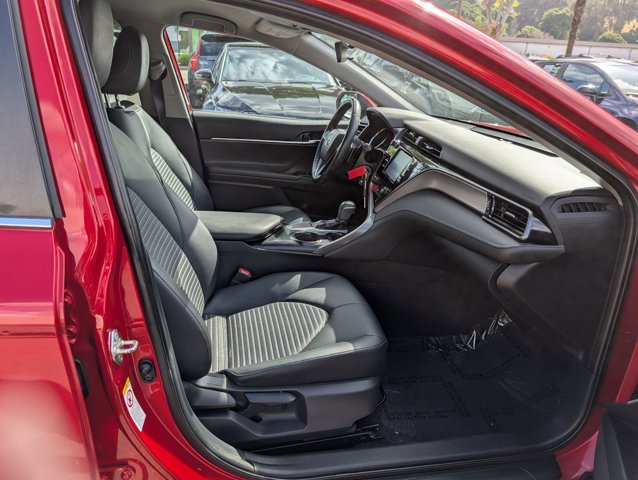 Used 2019 Toyota Camry SE FWD image 18