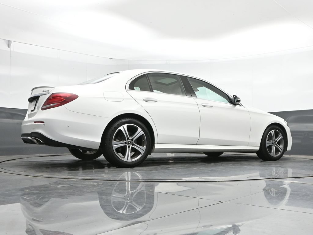 Used 2018 Mercedes-Benz E 300 4MATIC image 40