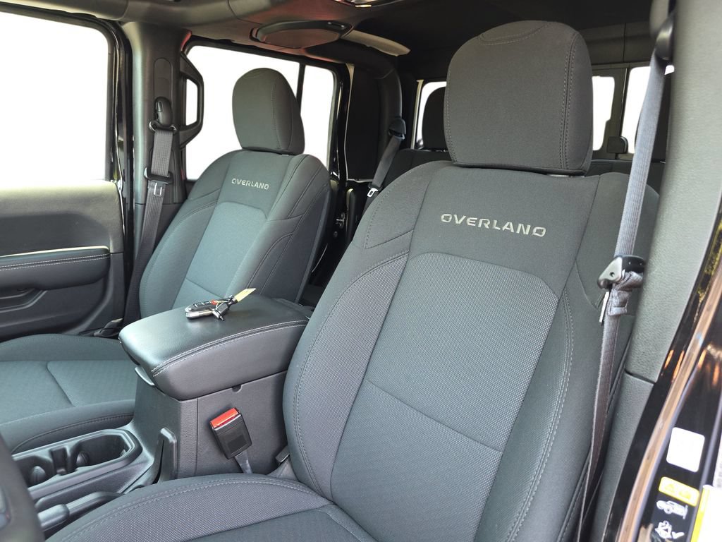 Used 2023 Jeep Gladiator Overland AWD/4WD image 15