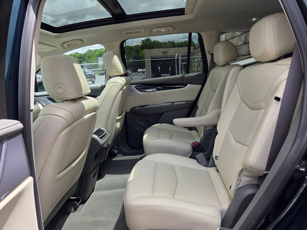 Used 2024 Cadillac XT6 Premium Luxury AWD/4WD image 37