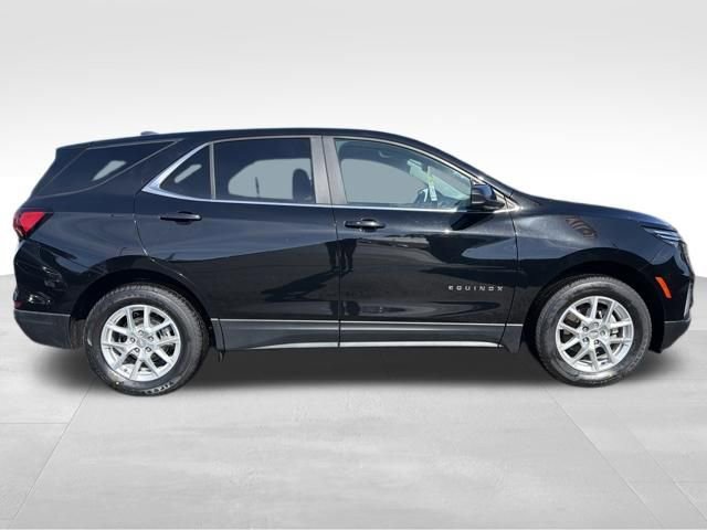 Used 2024 Chevrolet Equinox LT w/ LPO, Floor Liner Package image 8