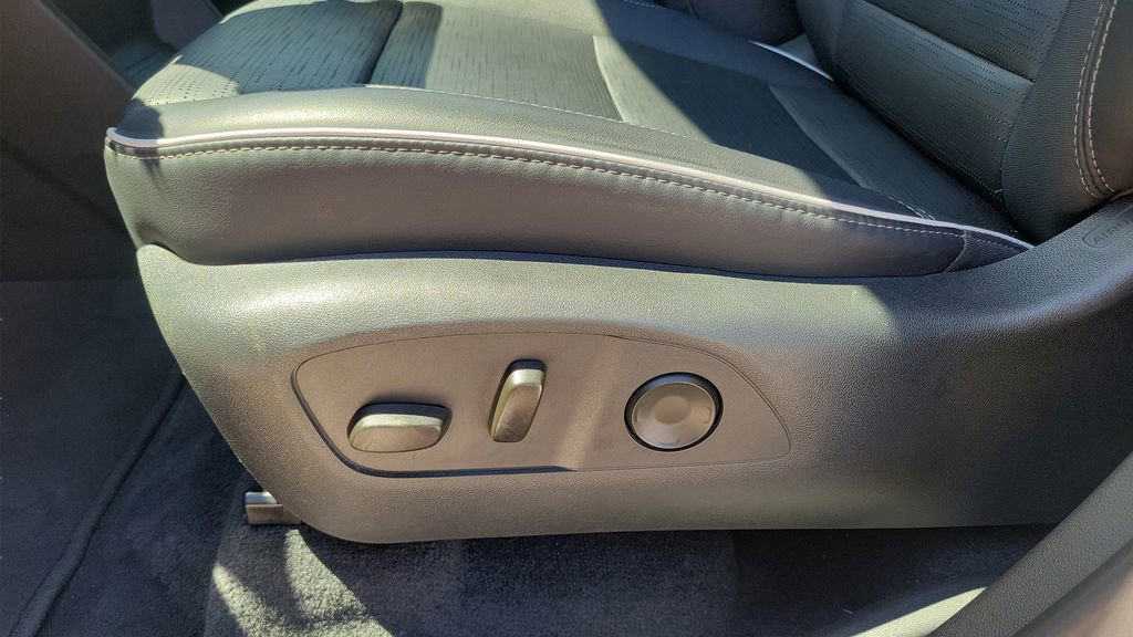 Certified 2025 Buick Enclave Sport Touring image 16