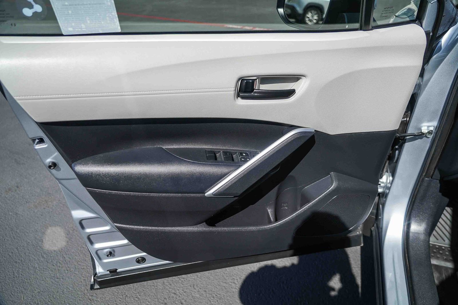 Certified 2023 Toyota Corolla Cross LE w/ Moonroof Package image 26