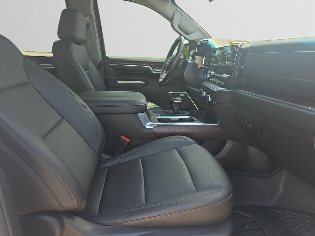 Used 2024 GMC Sierra 1500 SLT w/ SLT Premium Plus Package AWD/4WD image 16