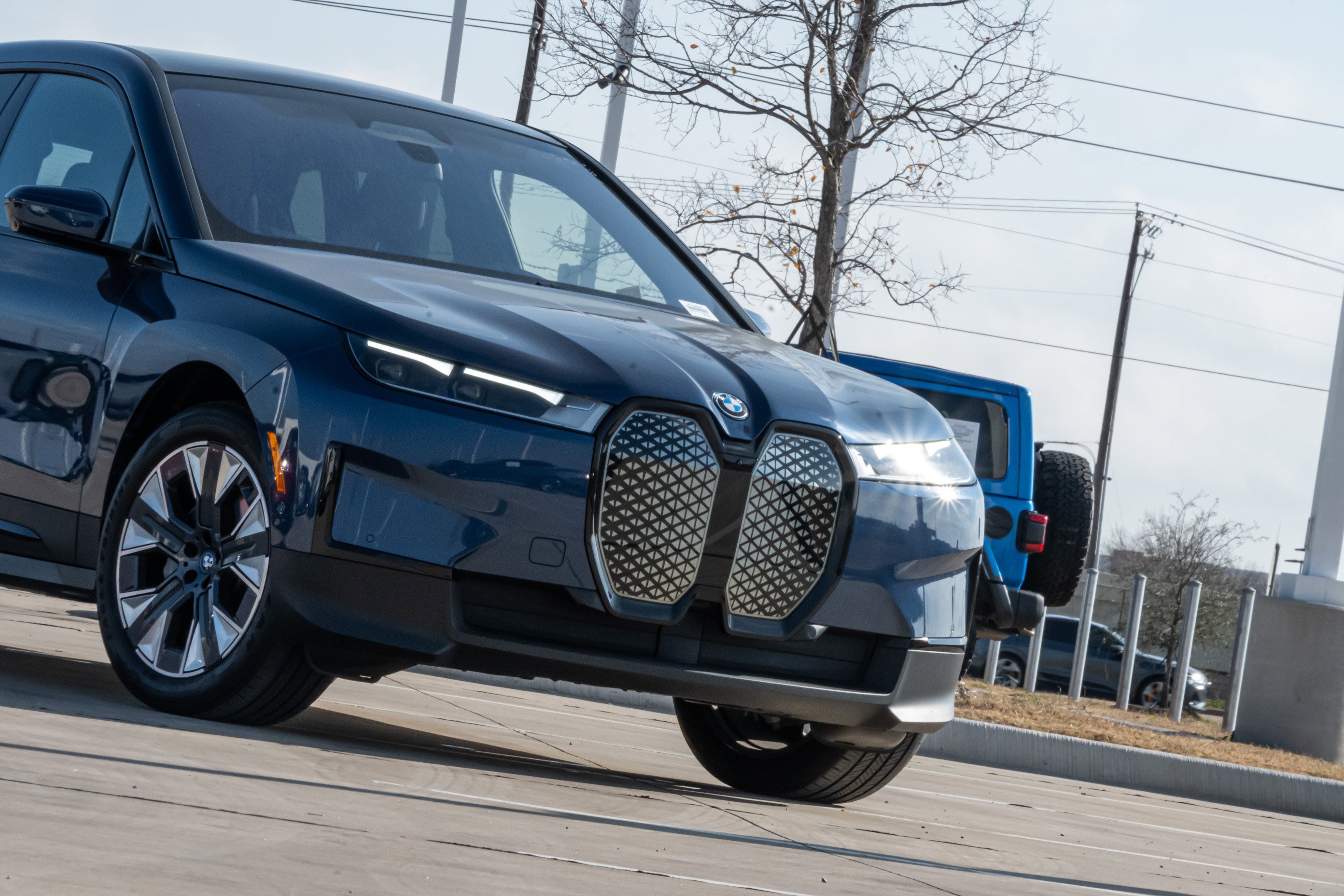 Certified 2025 BMW iX xDrive50 image 5