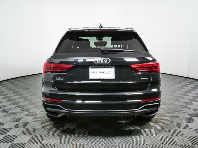 Used 2022 Audi Q3 2.0T Premium AWD/4WD image 24