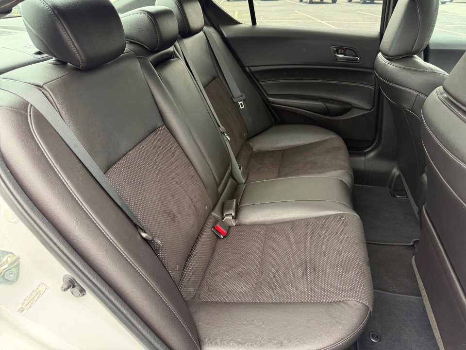 Used 2016 Acura ILX FWD image 31