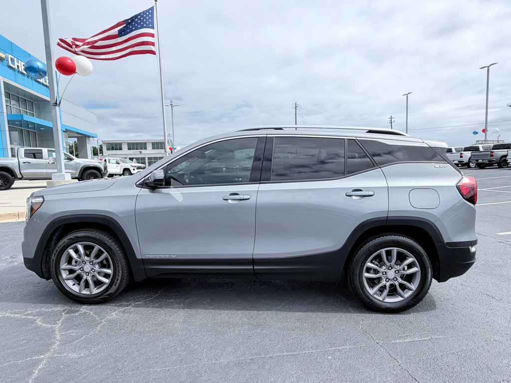 Used 2024 GMC Terrain SLT w/ Tech Package FWD image 5