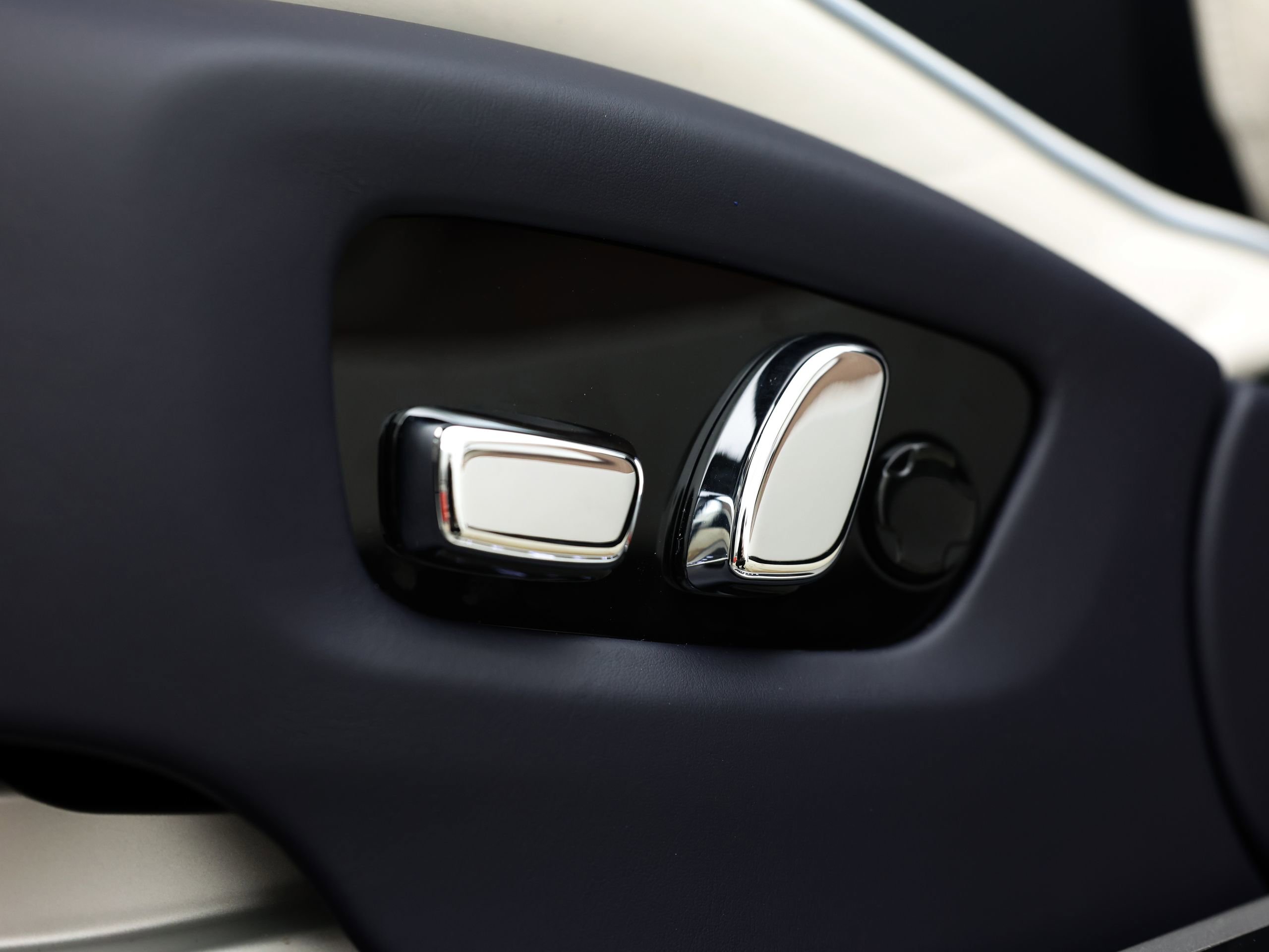 New 2026 Rolls-Royce Spectre Base image 55