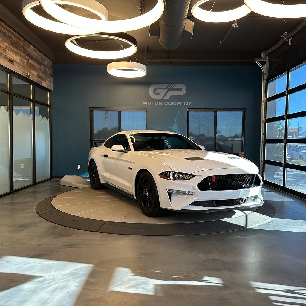 Used 2018 Ford Mustang GT RWD image 1