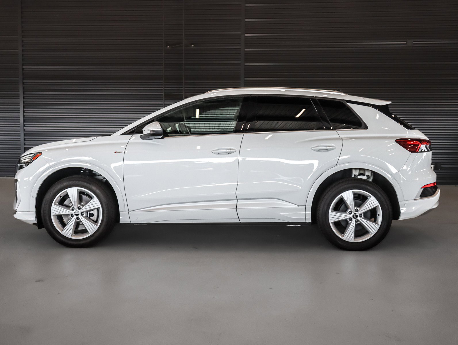 Used 2023 Audi Q4 e-tron Prestige AWD/4WD image 15
