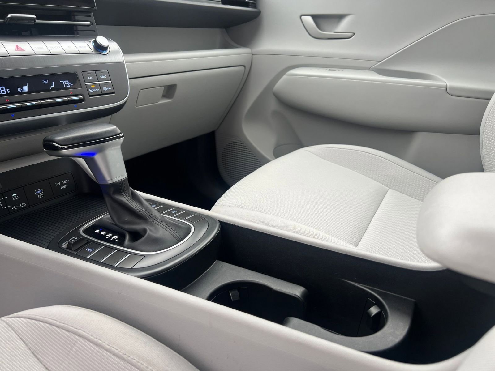 Used 2025 Hyundai Kona SEL image 41