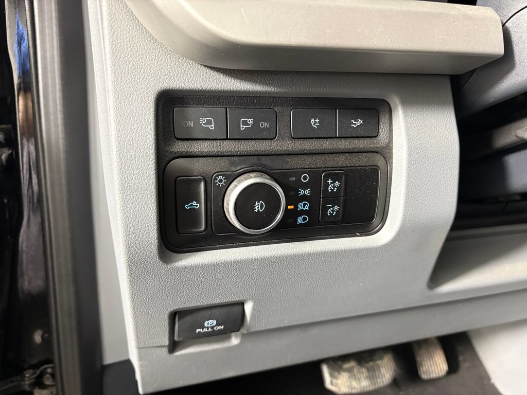 Certified 2023 Ford F250 XLT w/ Black Appearance Package AWD/4WD image 13