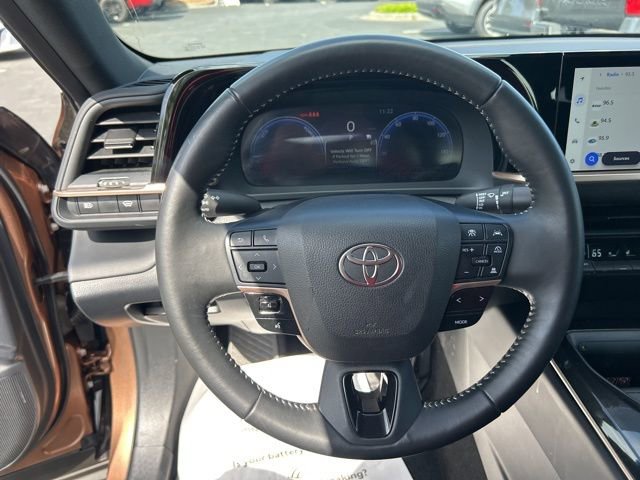 Used 2026 Toyota Crown XLE image 18