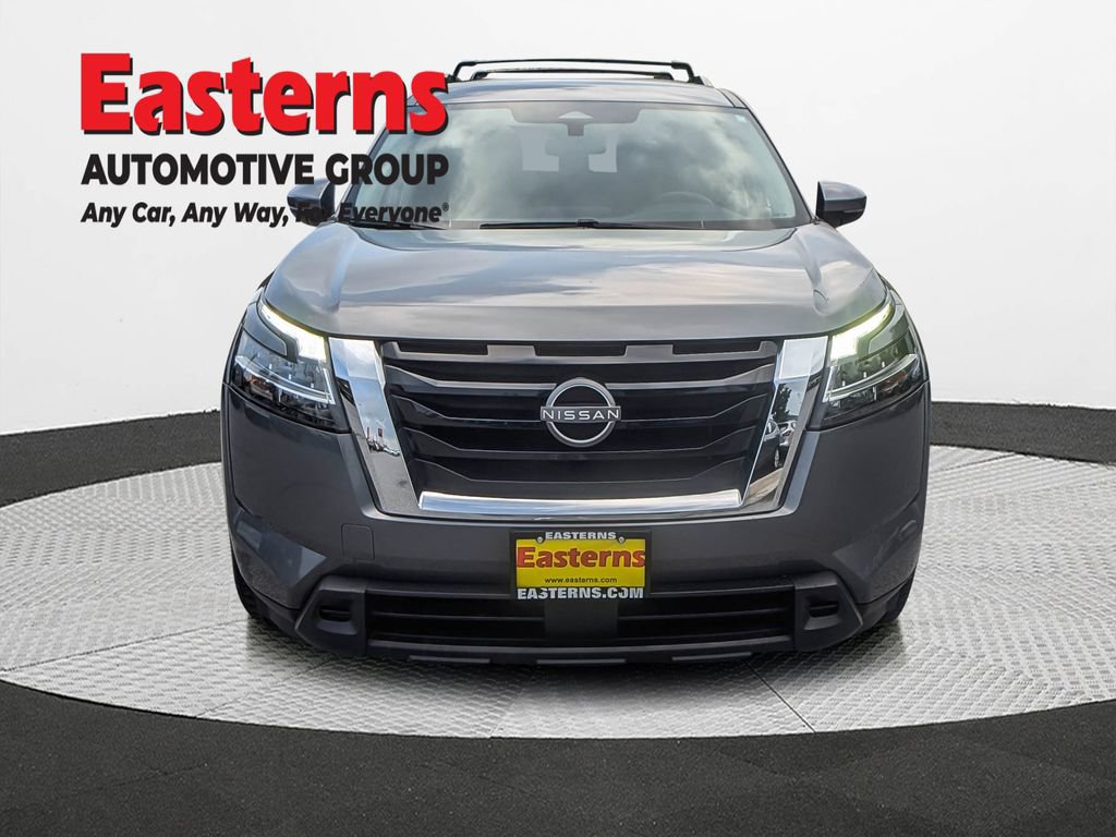 Used 2022 Nissan Pathfinder SV AWD/4WD image 9