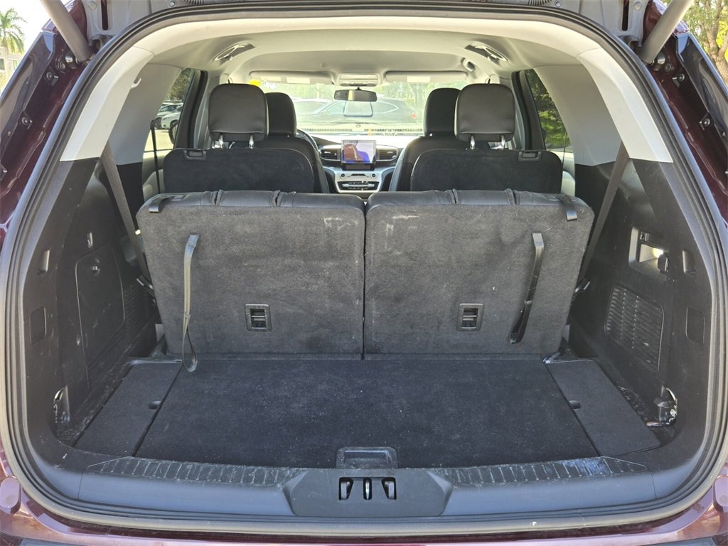 Used 2022 Ford Explorer XLT w/ Equipment Group 202A image 15