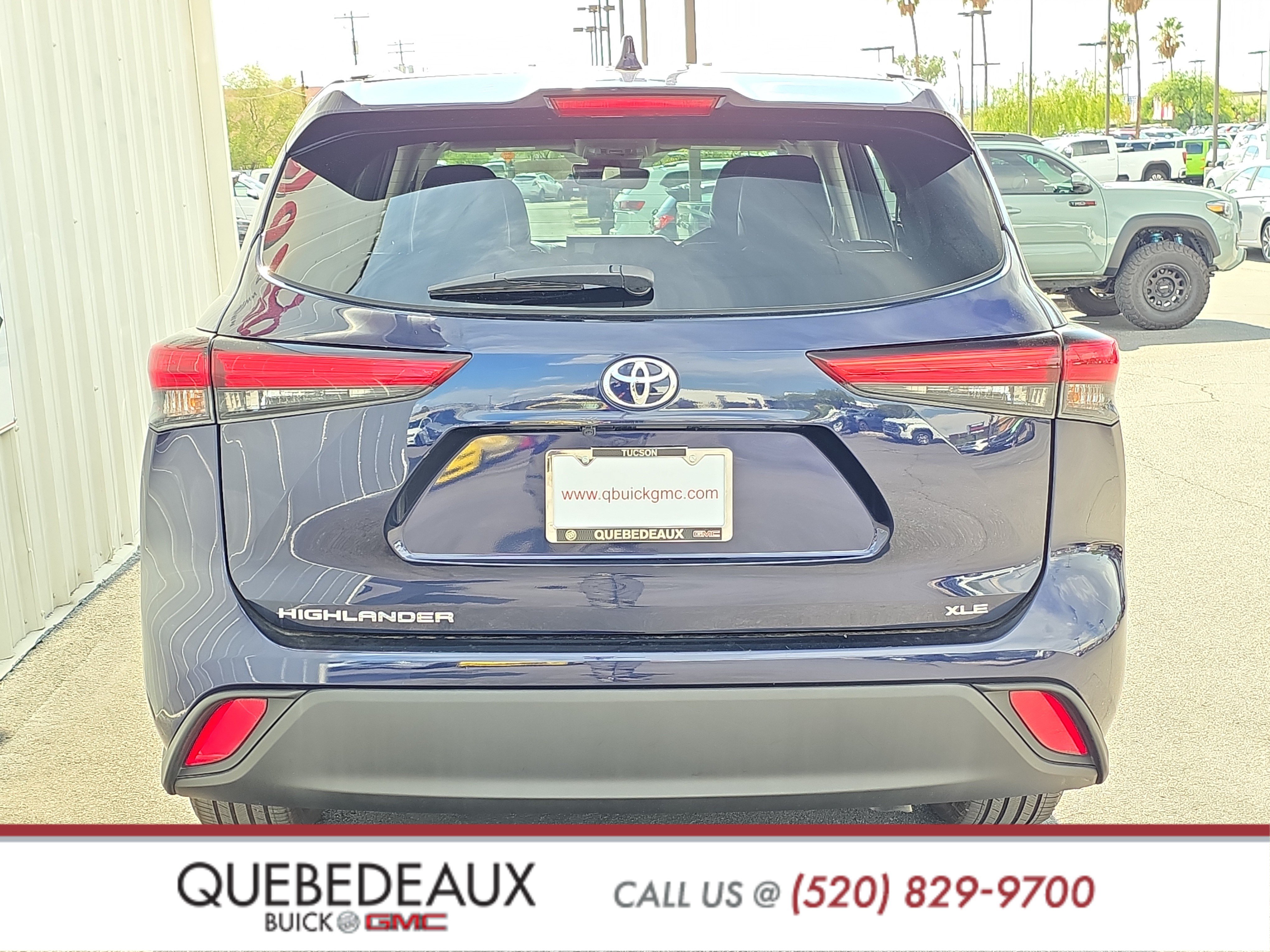 Used 2023 Toyota Highlander XLE FWD image 6
